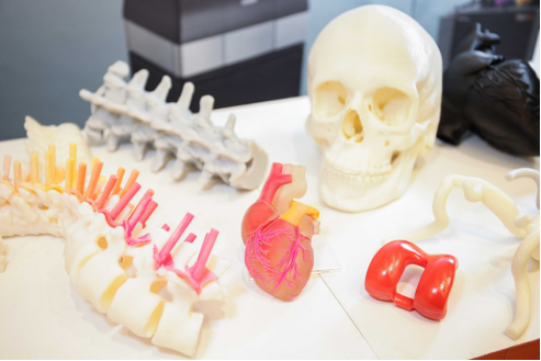 极光创新工业级3D打印机：医疗行业的“定制化”利器！